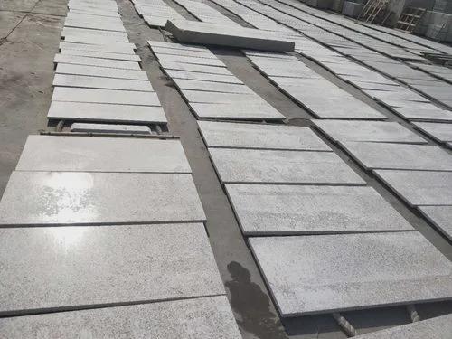 芝麻白石材加工 荔枝面、火燒面及路沿石的專業制造