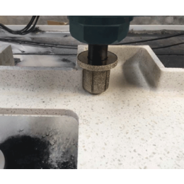 櫥柜臺面石材加工中心 諾美數控引領深圳CNC加工新浪潮